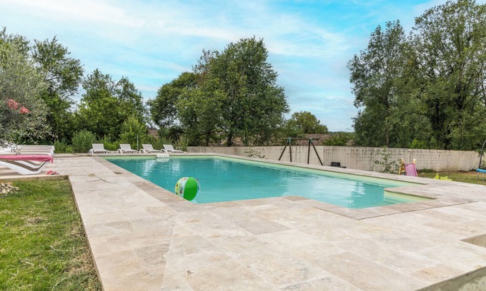 Sainte-Sabine-Born Casa | Casa de vacaciones 'Gîte Il Était Une Fois' con piscina compartida, Wi-Fi y aire acondicionado