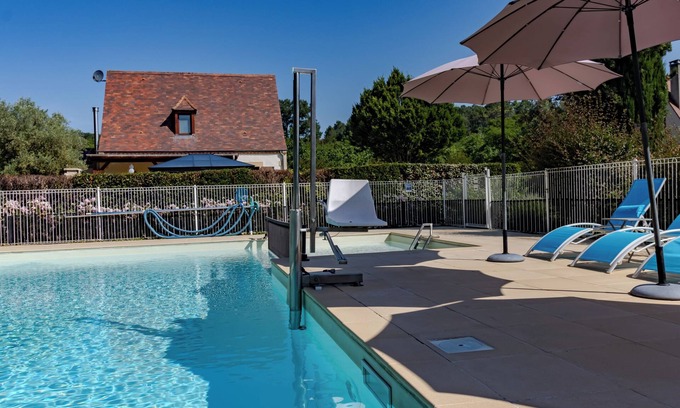 Castelnaud-la-Chapelle Casa | Casa de vacaciones 'Fleurie' con piscina compartida, Wi-Fi y aire acondicionado