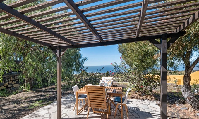 Los Llanos de Aridane Chalet De Esquí | Casa de vacaciones 'El Perenquén' con vistas a la montaña, Wi-Fi y aire acondicionado