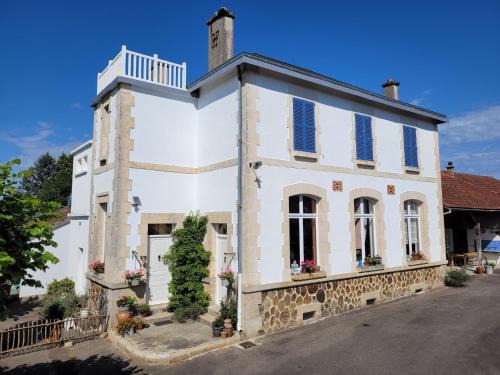 Neuvic-Entier Casa | Holiday Home in Limousin near Forest