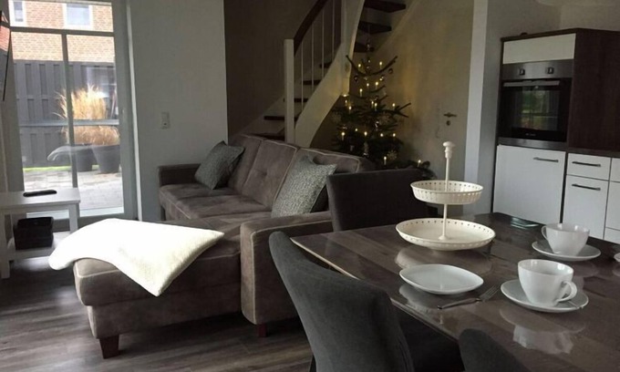 Tannenhausen Apartamento | Holiday home with private beach