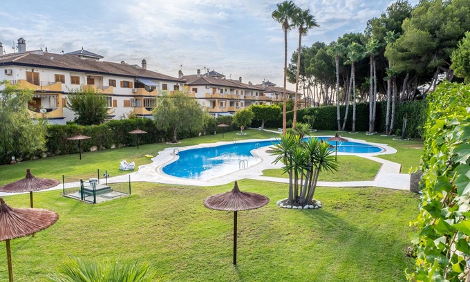 Pueblo Latino Casa | Casa de vacaciones "Casa Reina" con piscina compartida y Wi-Fi