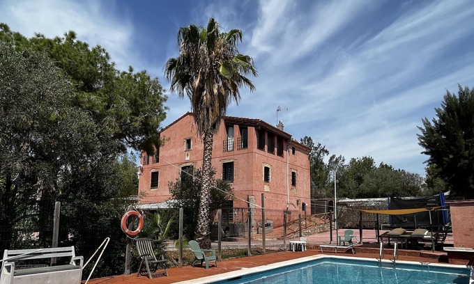 Vilanova I la Geltru Casa | Holiday Home 'Mas Tapet' with Private Pool, Private Terrace and Wi-Fi