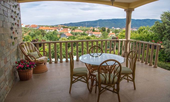 Macedo de Cavaleiros Casa | Casa de vacaciones 'Recanto Transmontano' con vistas a la montaña, Wi-Fi y aire acondicionado
