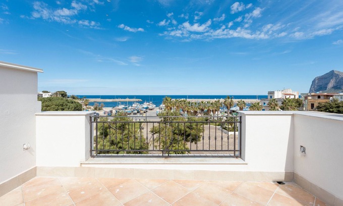 Isola delle Femmine Casa | Casa vacacional 'Ludovica' con vistas al mar, Wi-Fi y aire acondicionado