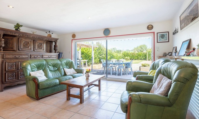 Penmarch Casa | Casa de vacaciones 'Maison Familiale 800m De La Plage' con terraza privada y jardín privado