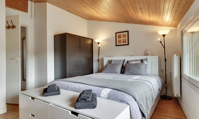 Le Bouscat Casa | Casa de vacaciones 'A Bordeaux, Climatisée Avec Billard' con terraza privada y aire acondicionado