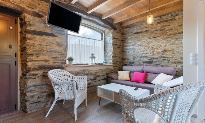 Trabada Casa | Casa de vacaciones 'A Corte' con vistas a la montaña y jardín privado
