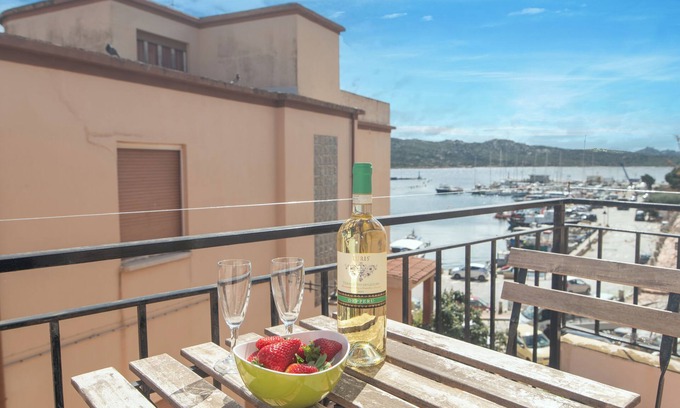 La Maddalena Casa | Casa de vacaciones 'Adelaide Sul Porto' con vistas al mar, Wi-Fi y aire acondicionado