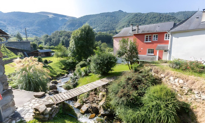 Sainte-Engrace Casa | Casa de vacaciones 'Ainerak' con vistas a las montañas, piscina privada y Wi-Fi