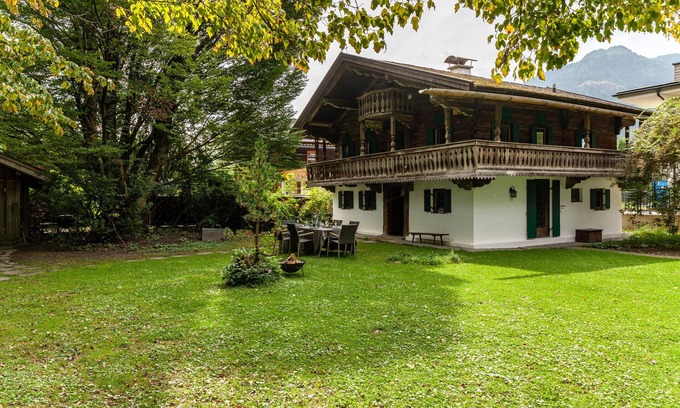 Finsing Casa | Casa de vacaciones 'Altes Totschenhäusl Am Ziller' con vistas a la montaña, jardín privado y Wi-Fi