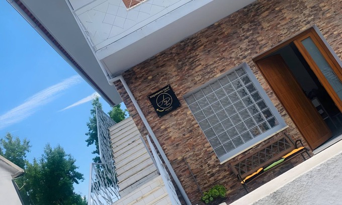 Mogadouro Casa | Casa de vacaciones 'Anjú-Pardal' con vistas a la montaña, terraza privada y Wi-Fi