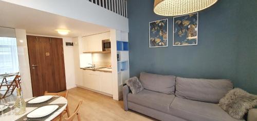 Miedzyzdroje Apartamento | Holiday Home Aparthotel 009 z balkonem przy plaży