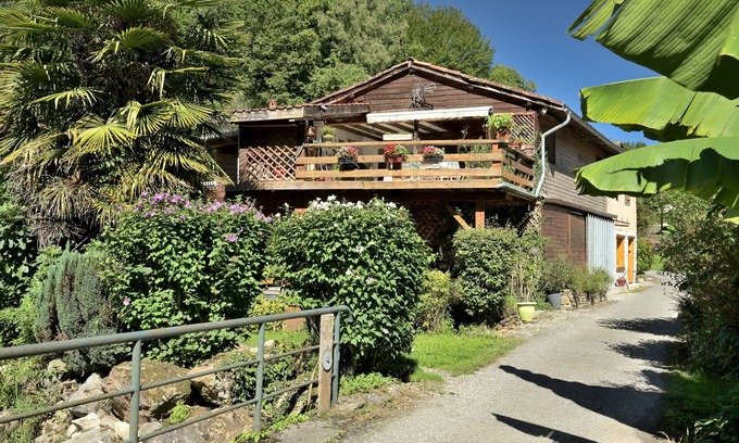 Chein-Dessus Casa | Holiday Home 'Au Fil De L'eau' with Mountain View, Private Terrace and Wi-Fi