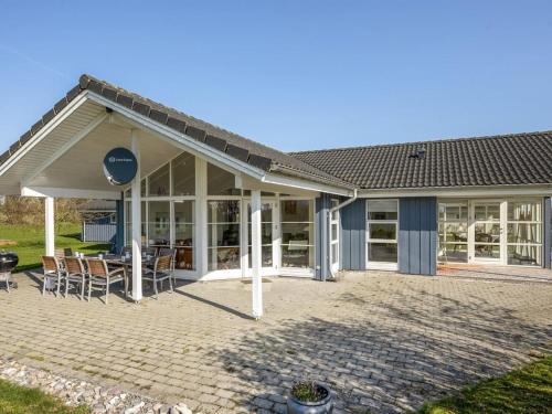 Østerskov Casa | Holiday Home Bara - 600m from the sea by Interhome