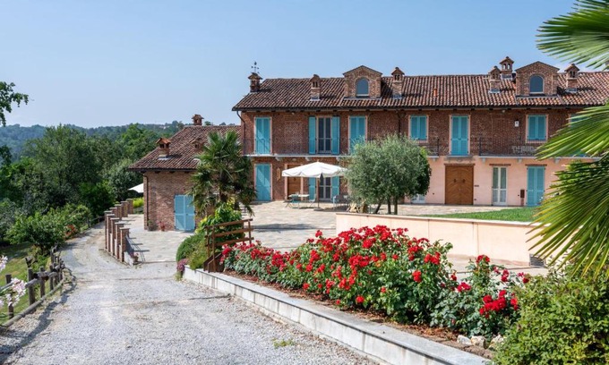 Monta Casa | Holiday Home Bricco delle Rondini by Interhome
