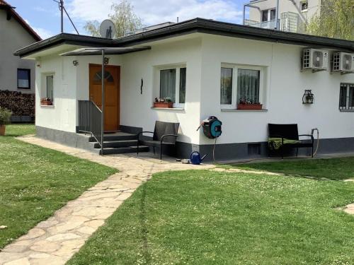 Floridsdorf Casa | Holiday Home Bungalow Leopoldau by Interhome