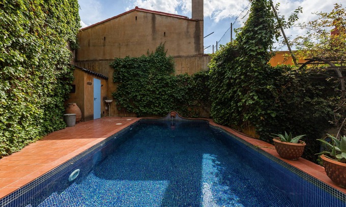 Gelida Casa | Casa vacacional 'Can Sebrià' con vistas a la montaña, piscina y Wi-Fi