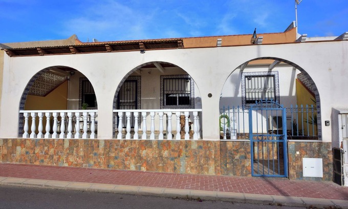 Mazarron Casa | "Casa Butcher" con vistas a la montaña, terrazas y Wi-Fi