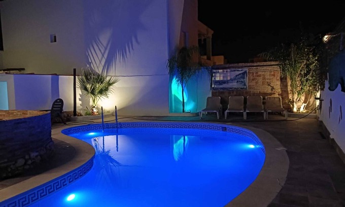 Punta Umbria Casa | Casa de vacaciones 'Casa Marquesa' con piscina privada, Wi-Fi y aire acondicionado