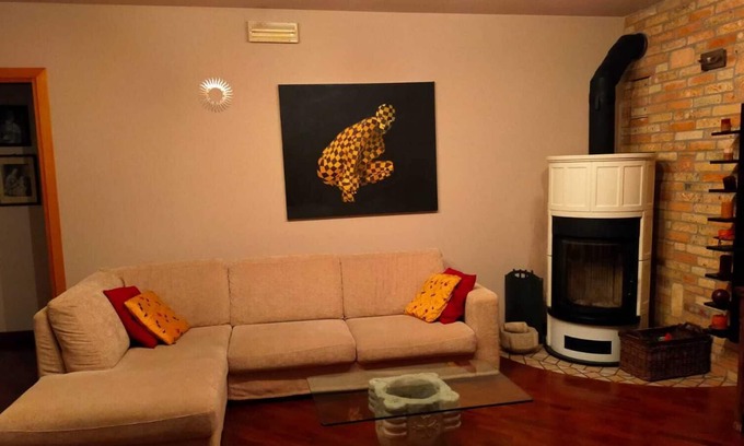 Fontanafredda Casa | Holiday Home 'Casa Meravigliosa Con Giardino' with Mountain View, Wi-Fi and Air Conditioning