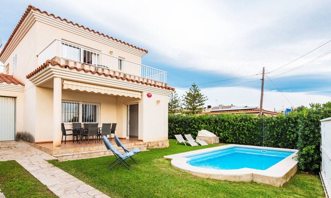 Vinaros Casa | Casa de vacaciones 'Casa Mar' con vistas al mar, piscina, jardín y Wi-Fi