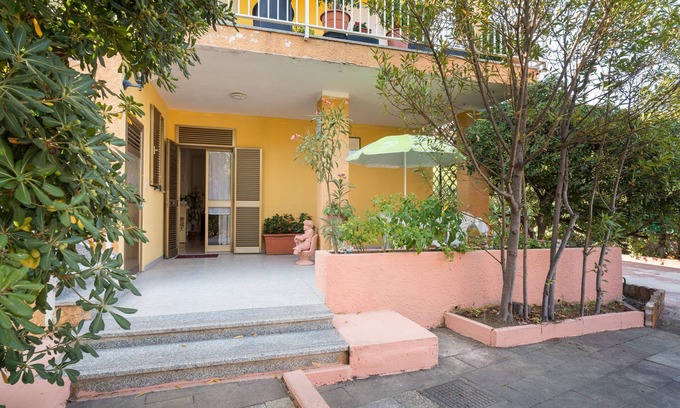 Posada Casa | Casa de vacaciones 'Casa Monica' con terraza y jardín compartidos
