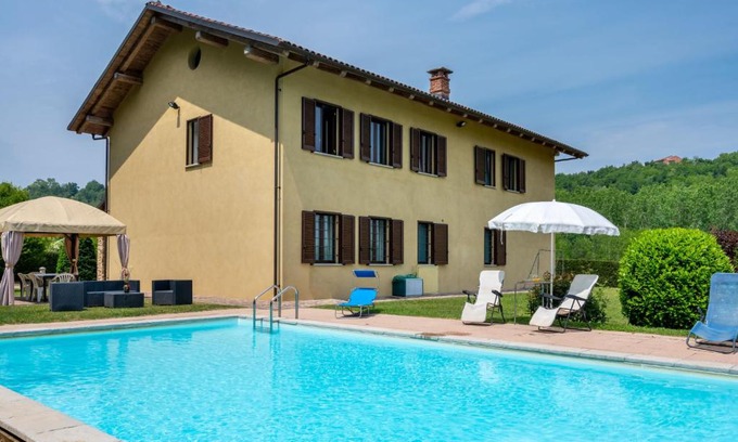 Ferrere Casa | Holiday Home Casa Nocciola by Interhome