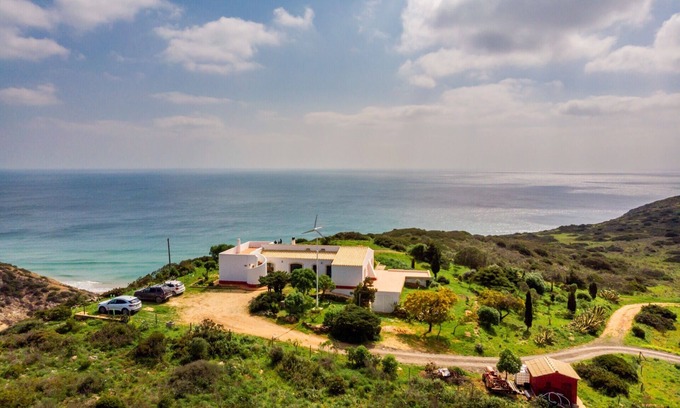 Vila do Bispo Casa | Casa de vacaciones 'Casa das Furnas - Eco Home' con vistas al mar, jardín y terrazas
