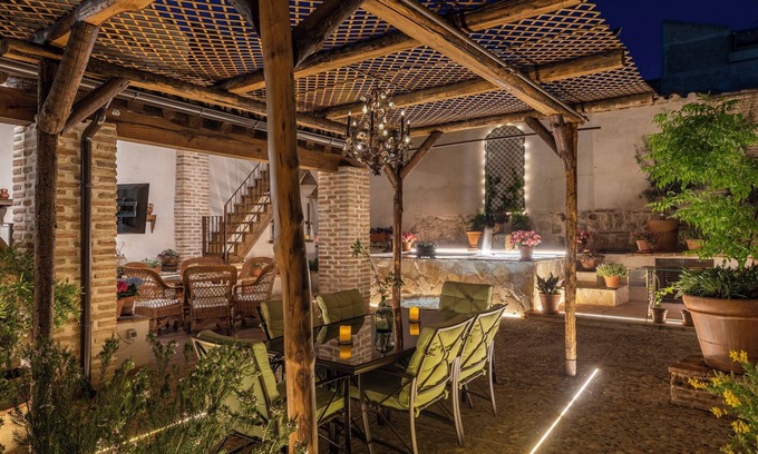 Noves Casa | Casa de vacaciones 'Casa Rural 5 Estrellas El Baluarte' con piscina privada, jardín privado y Wi-Fi