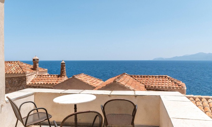 Monemvasia Casa | Casa de vacaciones 'Casa Tradizionale Monemvasia' con vistas al mar, Wi-Fi y aire acondicionado