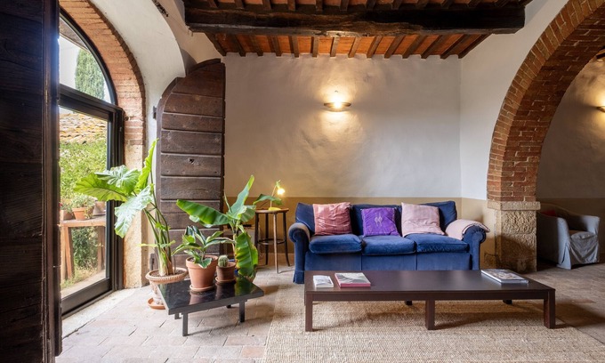 Manciano Casa | Holiday Home "Casale Pian di Menta" with Private Garden & Wi-Fi