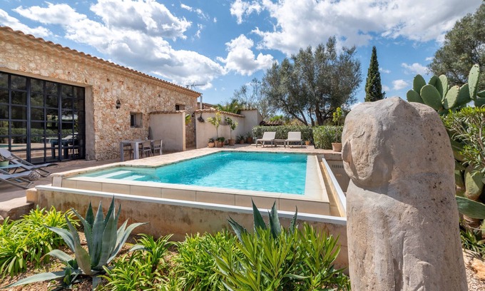 Costitx Casa | Casa de vacaciones 'Cascada' con vistas a la montaña, piscina privada y Wi-Fi