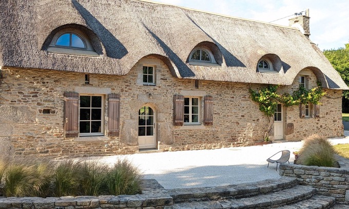 Camors Casa | Casa de vacaciones 'Chaumière Bretonne - Palais Du Thé' con terraza compartida, jardín y Wi-Fi
