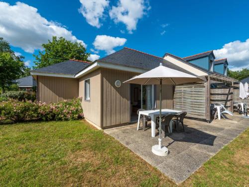 Saumur Casa | Holiday Home Cottage Privilège-3 by Interhome
