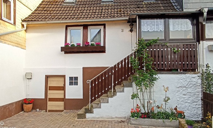 Frankisch-Crumbach Casa | Holiday Home 'Tiny Old House' with Private Terrace, Wi-Fi and Air Conditioning