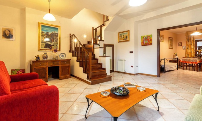 Giave Casa | Casa de vacaciones 'Delle Fate' con vistas a la montaña, jardín privado y aire acondicionado