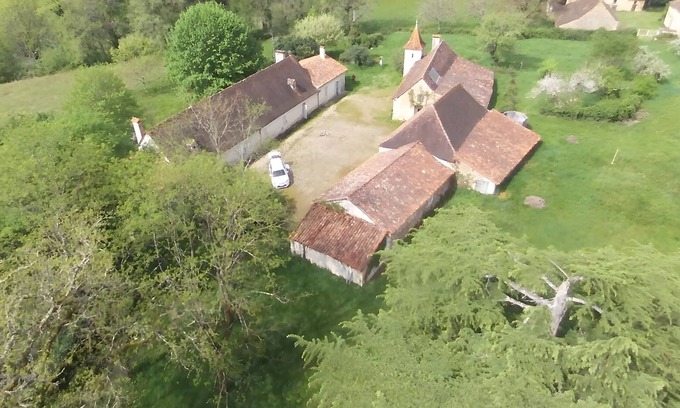 Issac Casa | Holiday Home 'Domaine De La Contie' with Private Terrace, Private Garden and Wi-Fi