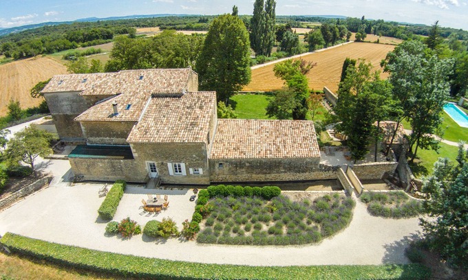Colonzelle Cabaña | Casa de vacaciones 'Ecurie' con piscina compartida, jardín privado y Wi-Fi
