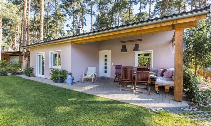 Schonebeck Casa | Casa de vacaciones 'Ferienhaus Elsa' con piscina privada, terraza privada y jardín privado