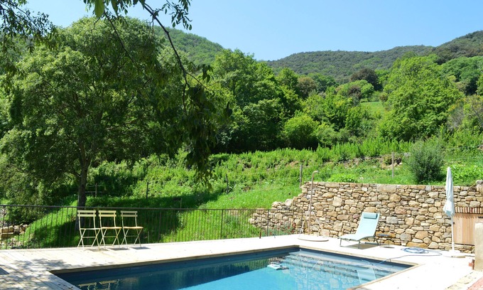 Beguda Casa | Casa de vacaciones 'La Rectoría De Castellar' con vistas a la montaña, piscina, jardín y Wi-Fi