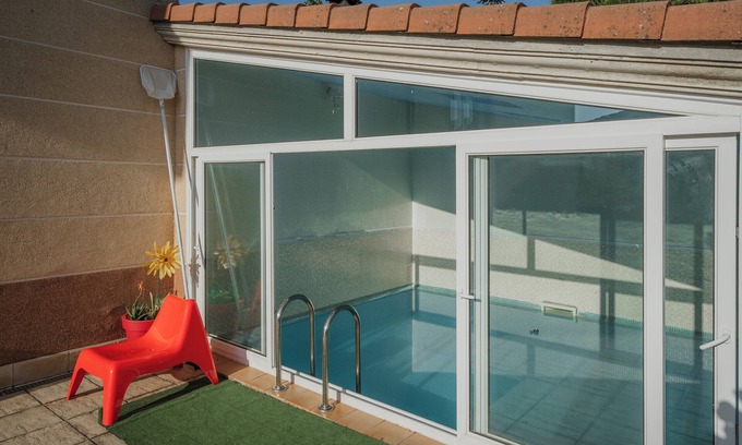 San Millan de Lara Casa | Casa de vacaciones 'San Pelayo' con vistas a la montaña, piscina compartida y terraza privada