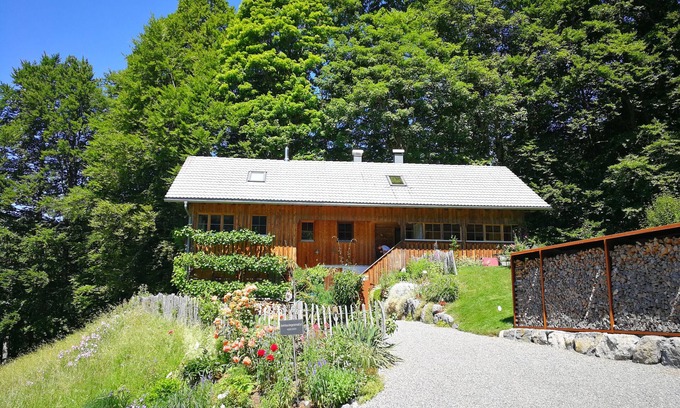 Bizau Casa | Casa de vacaciones 'Ferienhaus-Bregenzerwald' con vistas a la montaña, terraza privada y Wi-Fi