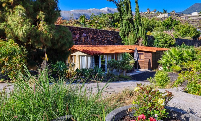 Puerto Naos Casa | Casa Vacacional 'Finca La Charquita' con Vista al Mar, Terraza Privada y Wi-Fi