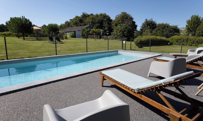 Clohars-Fouesnant Casa | Casa de vacaciones "Névez" con piscina compartida y jardín