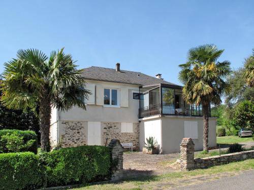 Altillac Casa | Holiday Home Freyssignes by Interhome