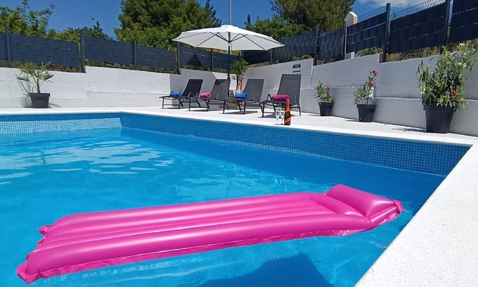 Bilice Casa | Holiday Home Gabi - Three Bedroom Holiday Home with Terrace and Swimming pool