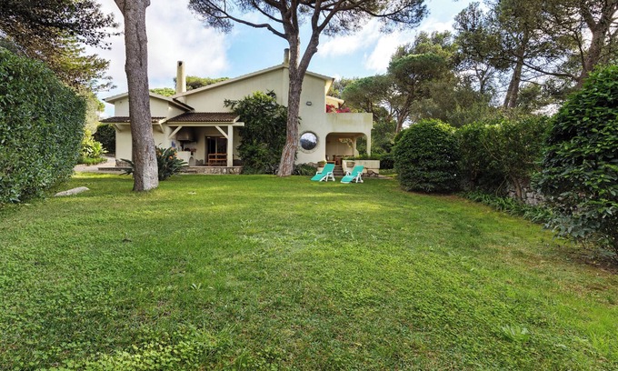Charneca Casa | Casa de vacaciones 'Garden House' con jardín privado, Wi-Fi y aire acondicionado