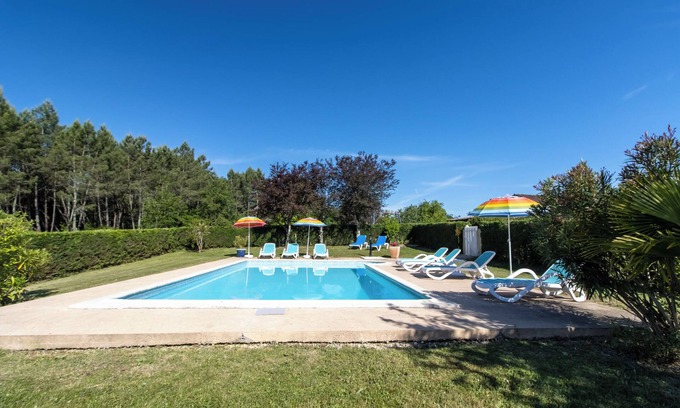 Ginestet Casa | Casa rural en el campo – Escapada relajante con piscina en Ginestet