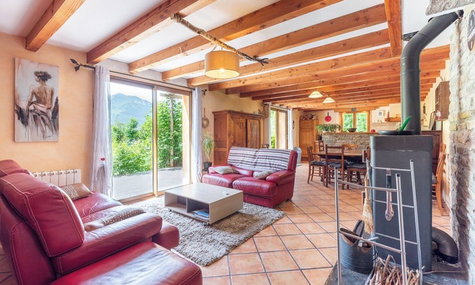 Bazus-Aure Casa | Casa de vacaciones 'Gite Baupeillas' con vistas a la montaña, terraza privada y Wi-Fi
